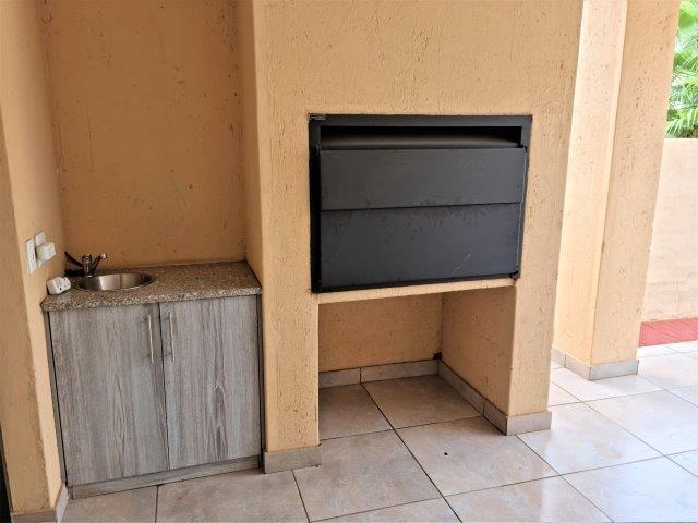 To Let 4 Bedroom Property for Rent in Melodie North West